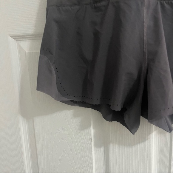 Lululemon women’s gray magnum high waist smooth stride running shorts - Picture 6 of 7